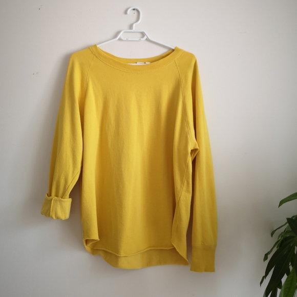 GAP Sweaters - ☀️ NWOT GAP Yellow Scoop neck Sweater